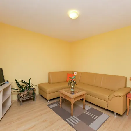 A Modern In The Hunsr Ck Region S Romantic Drohn Valley Apartment *
