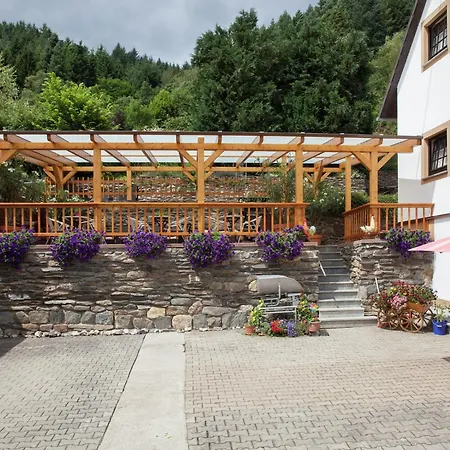 A Modern In The Hunsr Ck Region S Romantic Drohn Valley Apartman Merschbach