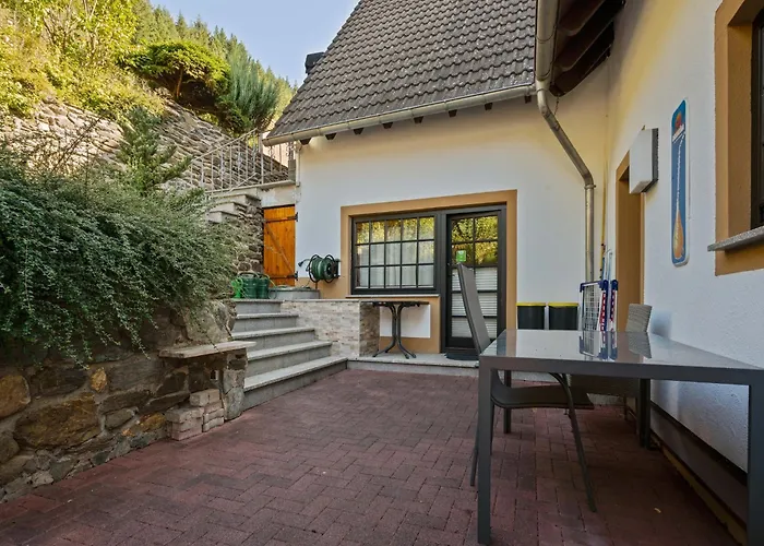 A Modern In The Hunsr Ck Region S Romantic Drohn Valley Lägenhet Merschbach