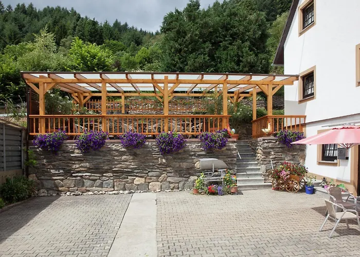 A Modern In The Hunsr Ck Region S Romantic Drohn Valley Lägenhet Merschbach